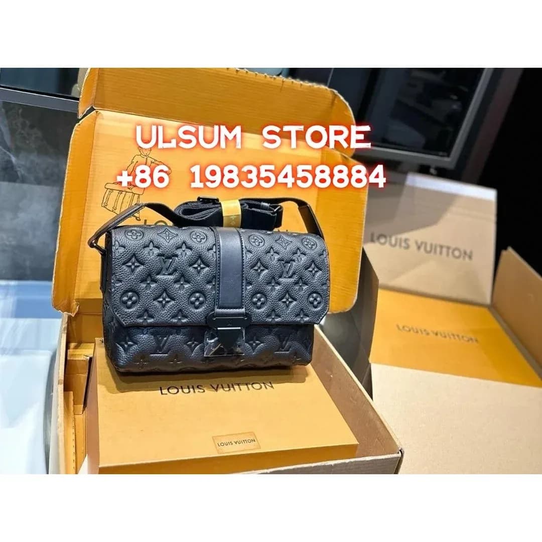 Louis Vuitton Neverfull Monogram Leather Shoulder Bag Black