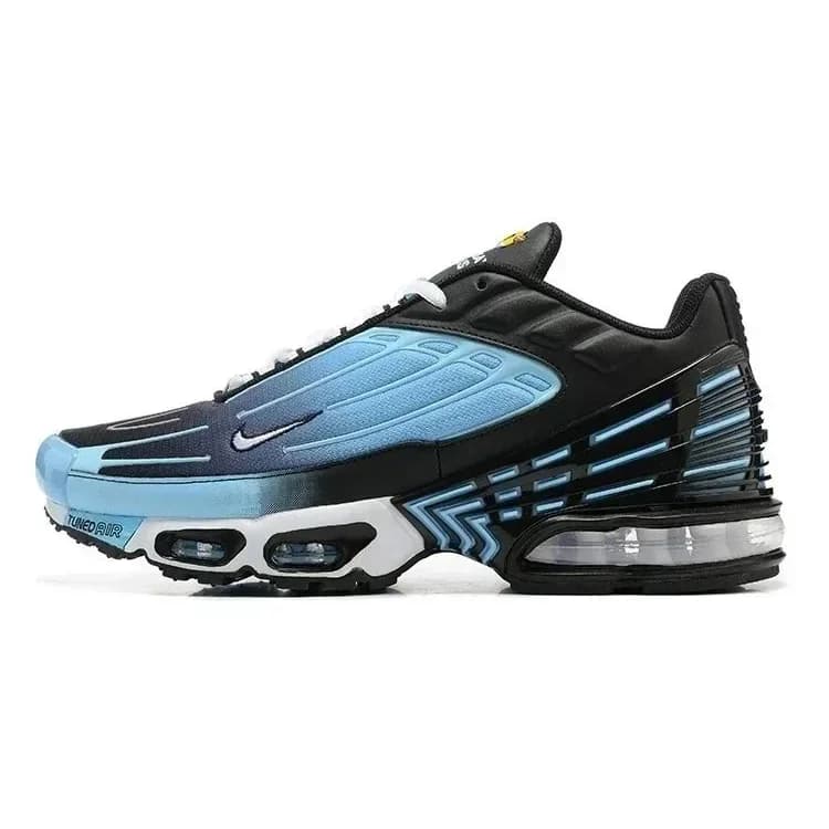 Nike Tuned Air Air Max Plus Sail/Black Sneakers