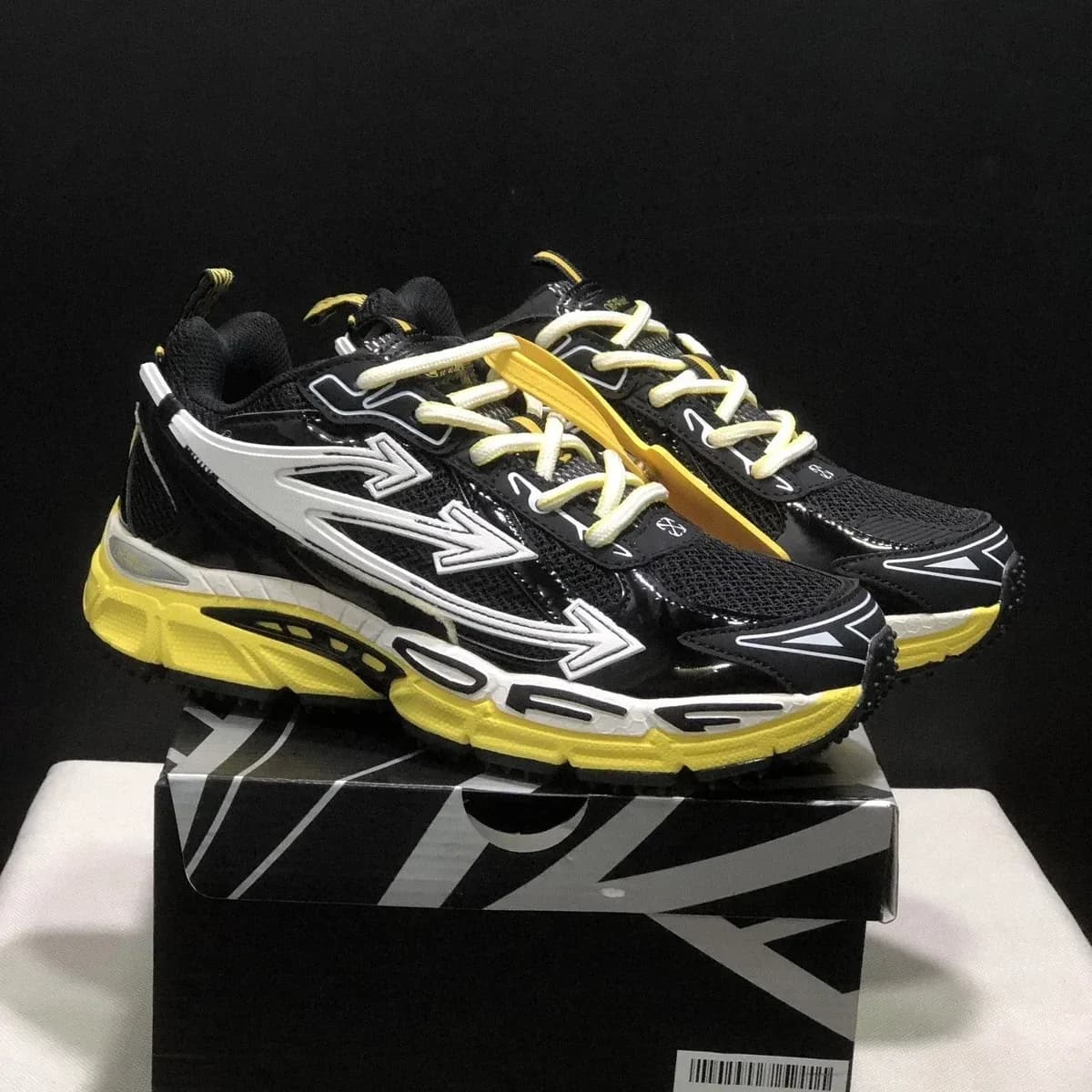 Off-White OW100 Shooter Black/Yellow Sneakers