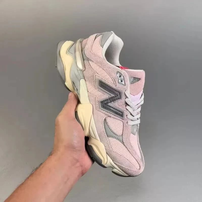New Balance Fresh Foam 900 Pink Sneakers