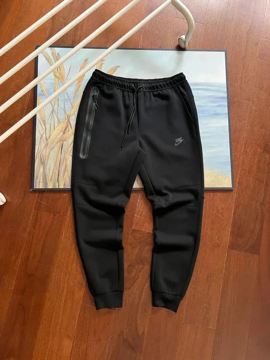 Nike Tech Fleece Black Sweatpants