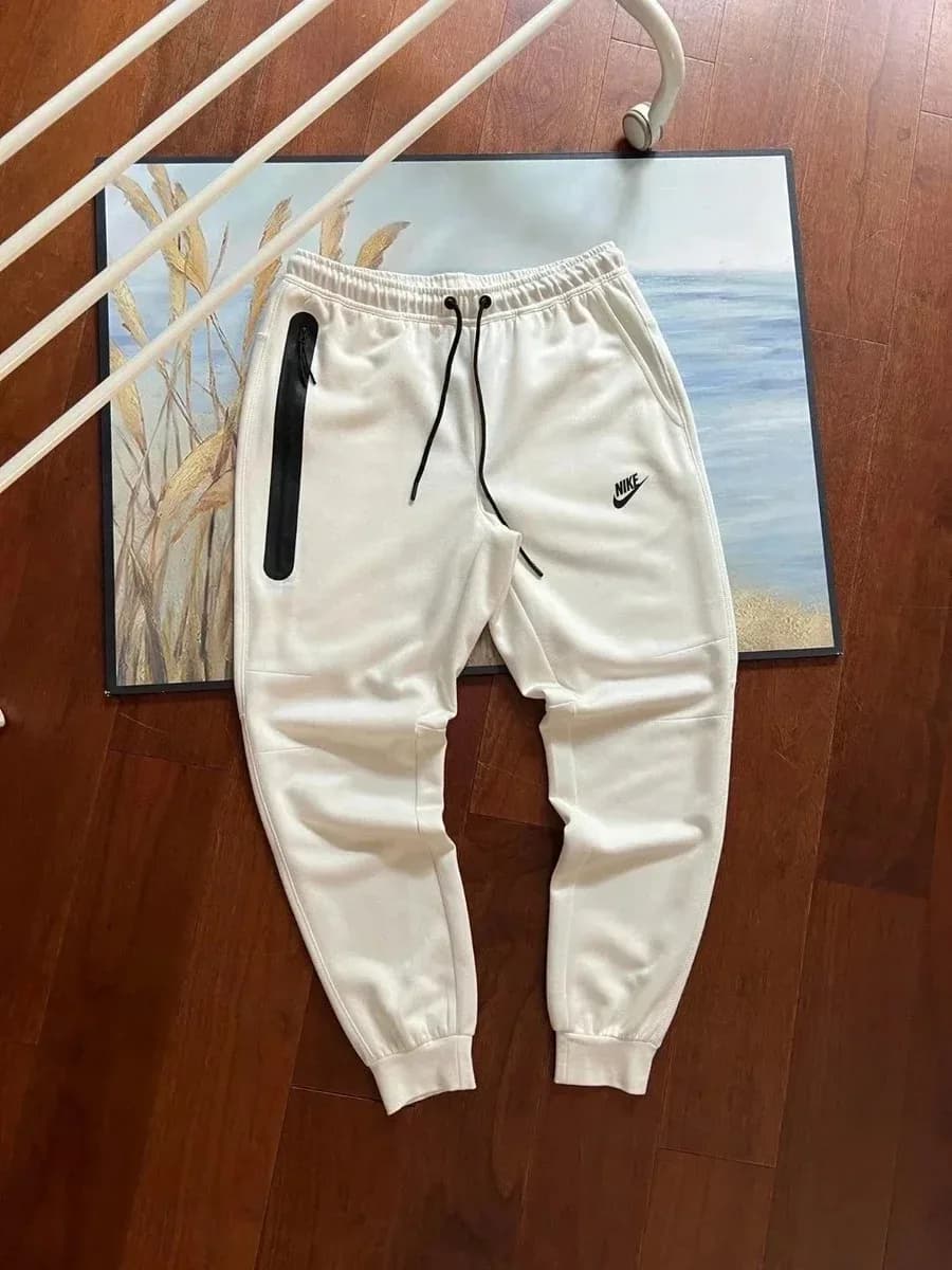 Nike Tech Fleece White Solid Sweatpants