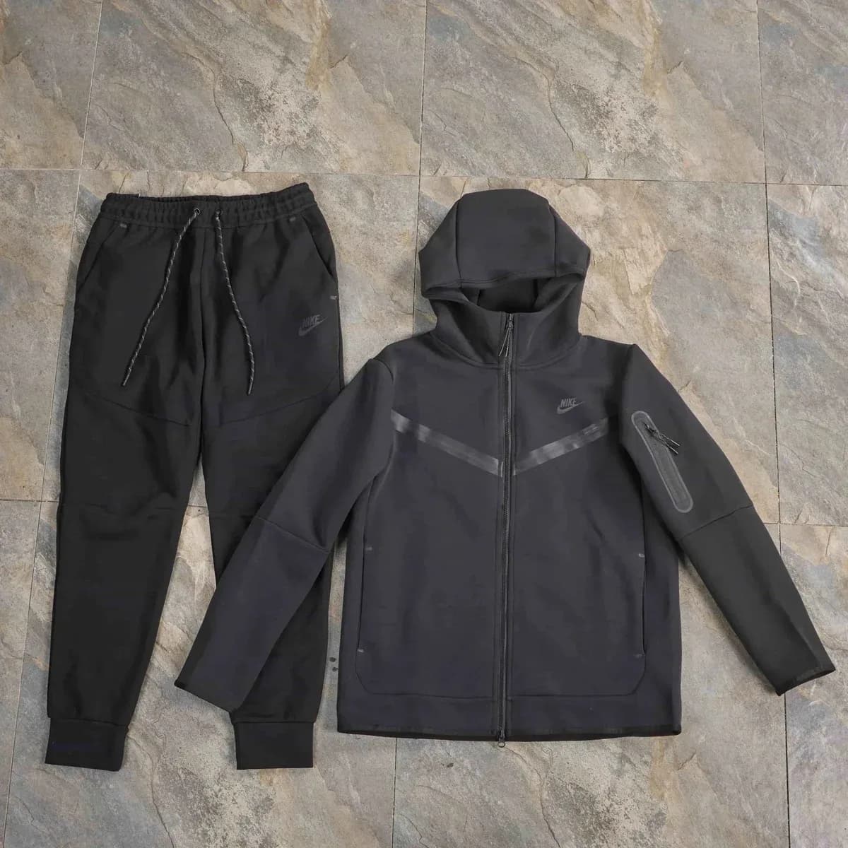 Nike Tech Fleece Black Hoodie & Pants Set