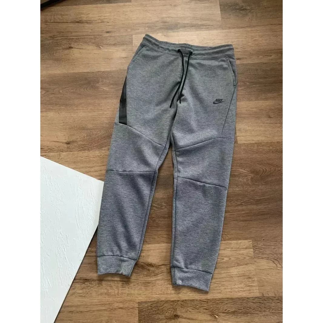 Nike Tech Fleece Grey Solid Sweatpants