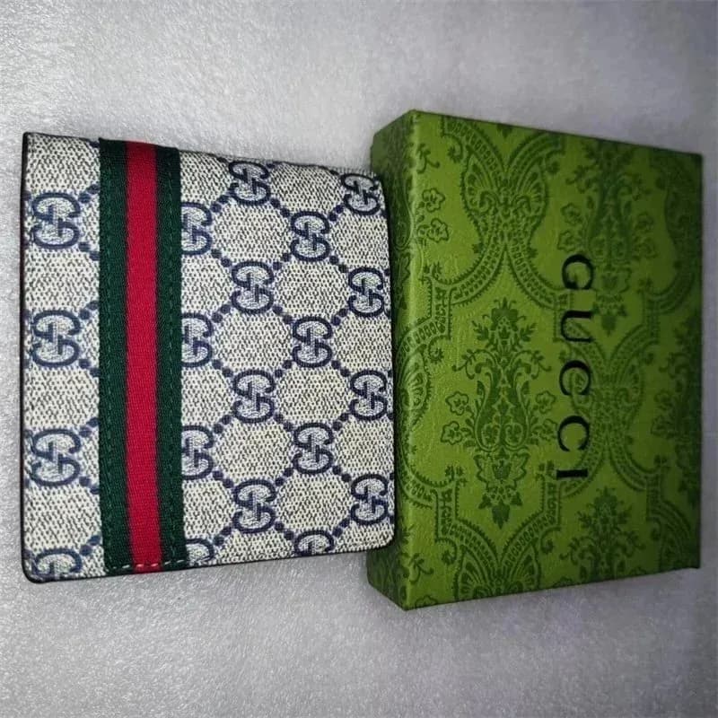 Gucci GG Supreme Card Holder L826
